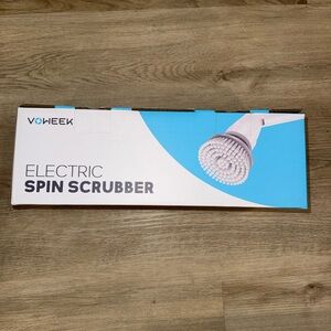 VowEEK Electric Spin Scrubber in White and Light Blue
